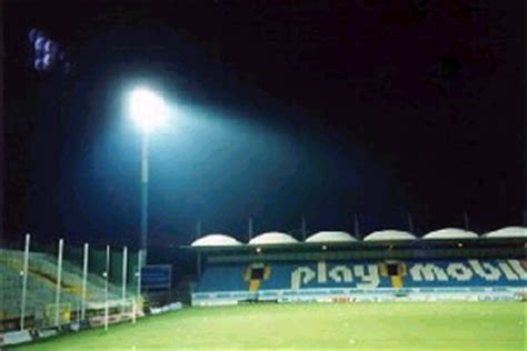 Stadion am laubenweg this category contains images and files of the trolli arena in fürth (bavaria, germany). Stadion Greuther Fürth - Playmobilstadion Stadiondaten ...