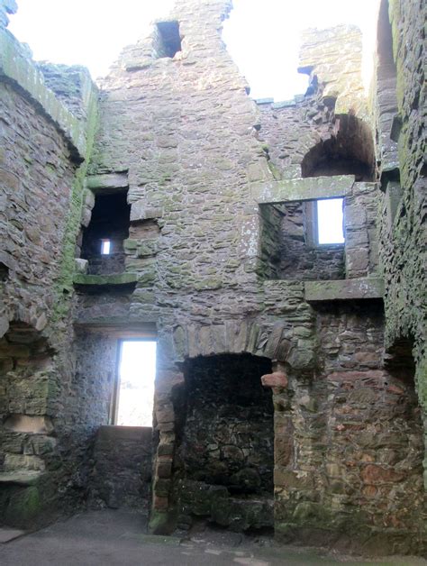 Dunnottar Castle Interior Dunnottar Castle Aberdenshire Flickr