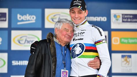 Raymond poulidor, lors du championnat de france de cyclisme 1976. Raymond Poulidor: Un abuelo muy orgulloso de su ...