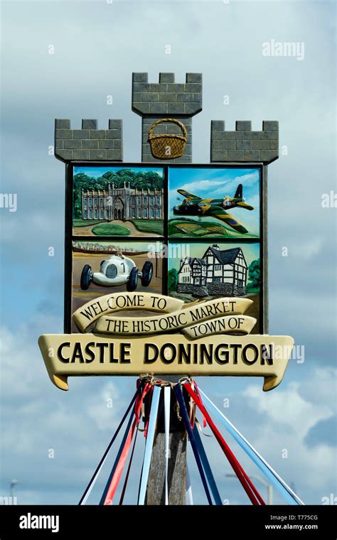 Castle Donington Town Sign Leicestershire England UK Stock Photo Alamy