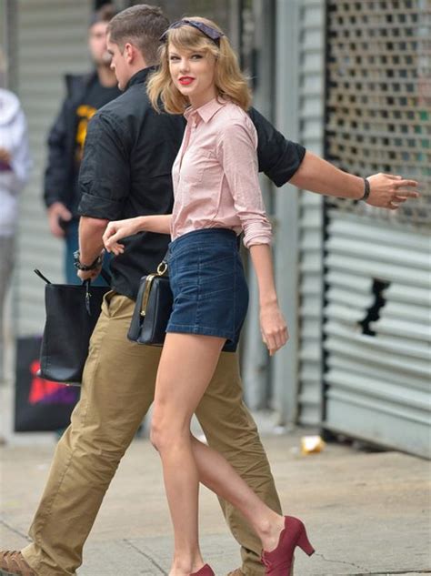 Taylor Swift Shows Off Her Pins In Denim Shorts In The Big Apple