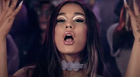 Leyeliner Bianco Di Ariana Grande In Rain On Me è Già Storia Del Pop Bitchyf