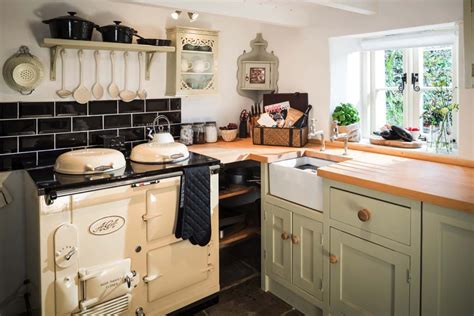 Charming English Cottage Offers A Fairytale Getaway English Cottage