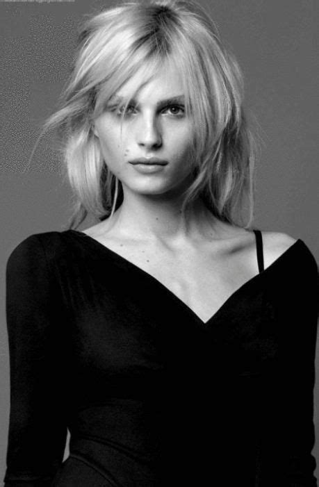 Pin By Avory Faucette On Fandom Andreja Pejic Androgynous Girls