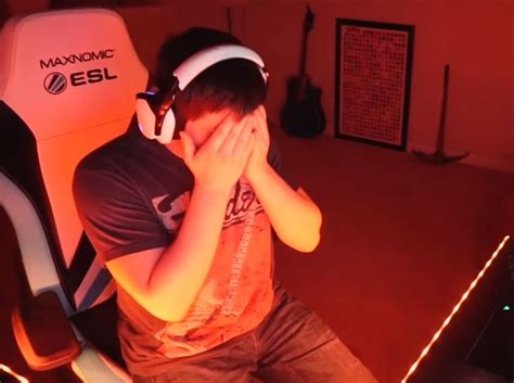 Cash app is legally not a bank and never has been and never will be. Twitch Streamer receives donation of US$75,000 marking a ...