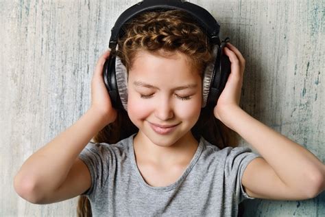 8 Incredible Benefits of Listening to Classical Music