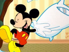Mickey And Friends In Pillow Fight Play Mickey Mouse Games Online