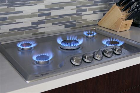 Electric and gas stoves work in completely different ways. Induction vs Gas vs Electric Cooktops