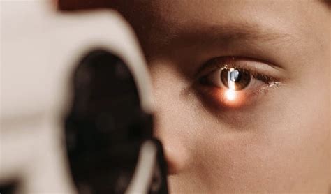 Why Do Opticians Shine A Light In Your Eye