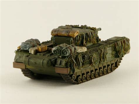 Redog 172 Churchill Tank Hessian Camouflage And Stowage Scale Modelli