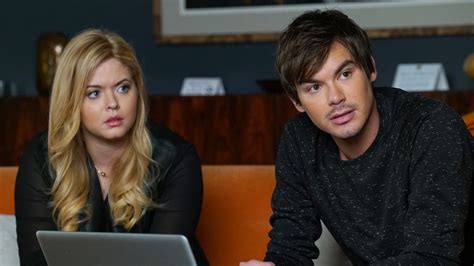 pretty little liars recap hanna and caleb s wedding bells and rosewood jail cells teen vogue