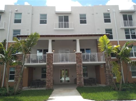 Apartment rent in pembroke pines has increased by 10.7% in the past year. Douglas Gardens V Apartments - Pembroke Pines, FL ...