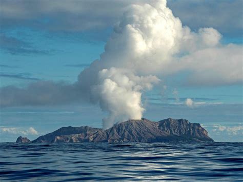 Vulkanausbruch In Neuseeland Vermutlich Auch Deutsche Unter Verletzten Auf White Island