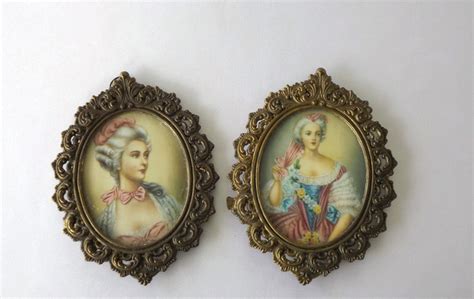 Vintage Picture Frames Ornate Oval Metal Made In Italy For