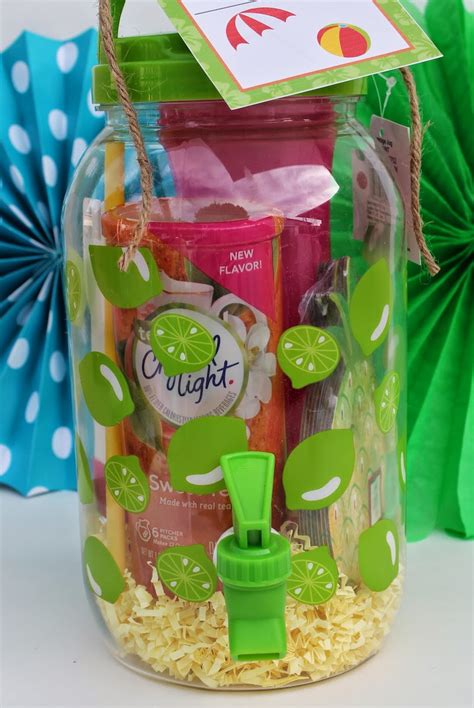 Sometimes, finding gifts for music teachers and other arts teachers can be tough, but personalized teacher ornaments are a great way to make sure that you get something that they'll love. End of year teacher gift + FREE printable tags - LAURA'S ...