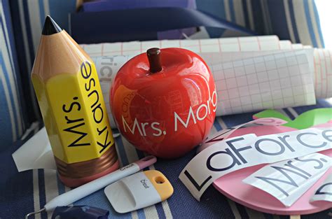 Easily Create Personalized Teacher Ts With Your Cricut Machine