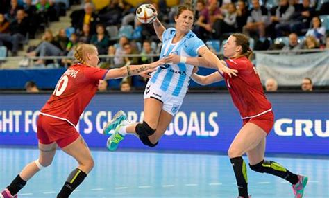 The following photos have been selected for you by the imago picture desk on . Handball: las argentinas tropezaron en su debut mundialista