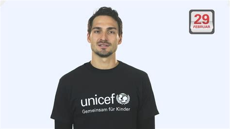 Mat hummels own goal against france euro2020 group f match Mats Hummels: Kindern helfen am geschenkten Tag | UNICEF - YouTube