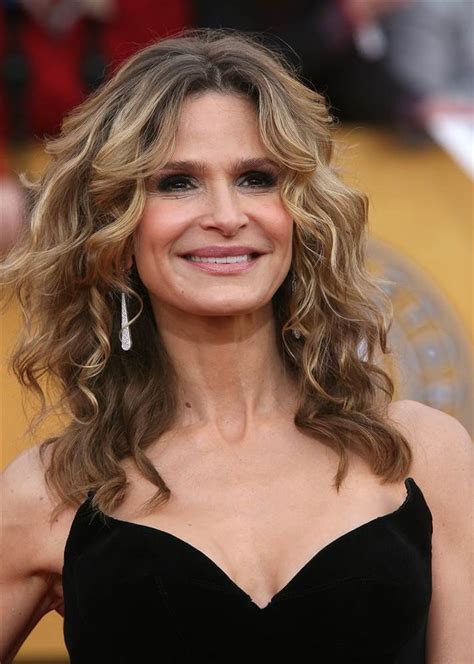 60 shoulder length hairstyles for women over 50