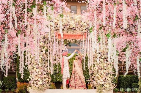 14 Breathtaking Wedding Flower Decoration Ideas For The D Day