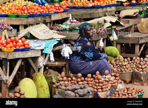 Uganda Fruits And Vegetables Market In Kampala Stock Photo Alamy