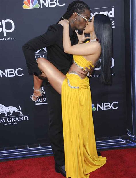 Cardi B And Offset Kiss On 2019 Billboard Music Awards Red Carpet Photos