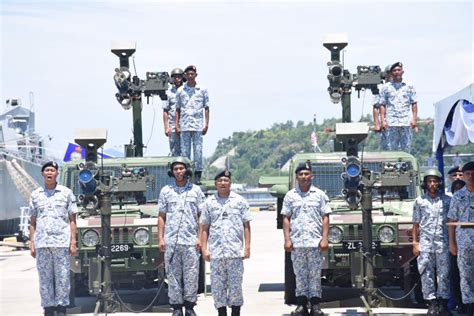 The royal malaysian navy is the naval arm of the malaysian armed forces. Asian Defence News: Royal Malaysian Navy Air Defence Unit