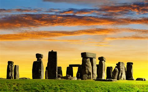 Stonehenge Sightseeing Tour Twelve Transfers
