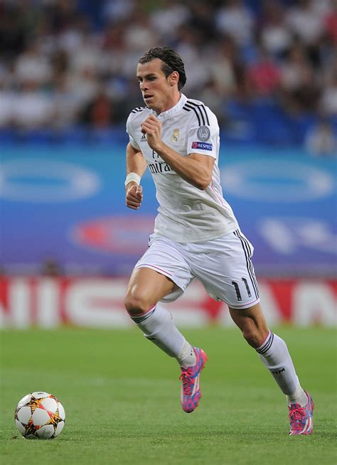 Footballer for @spursofficial and @fawales twitter: Gareth Bale - Gareth Bale Photos - Real Madrid CF v FC ...