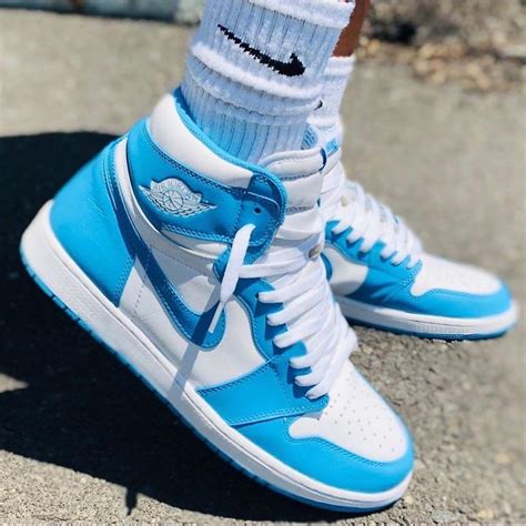 Sneaker Shop On Instagram 👟jordan 1 Retro High 🤩 Get Them On👉🏻