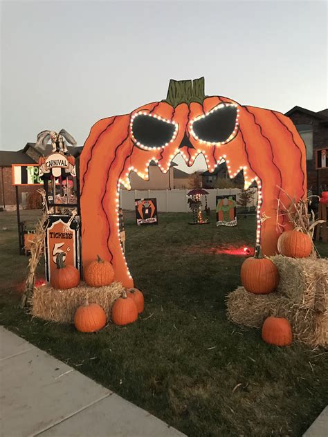 Halloween Pumpkin Arch Awesome Outdoor Halloween Decorations