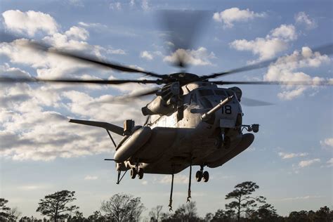 Ch 53e Super Stallion Helicopter With Marine Heavy Helicopter Training