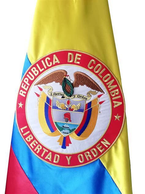 Bandera De Colombia 100 X 150cms Y Escudo Bordado De 40 Cms