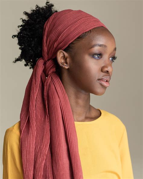 Easy And Casual Using Mauvie Head Wrap Hair Wrap Scarf Hair Scarf Styles Curly Hair Styles