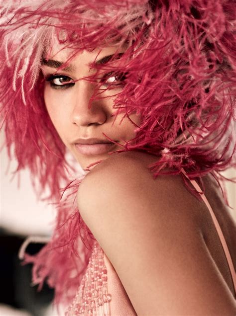 Vogue Cover Girl Zendayas 25 Best Red Carpet Fashion Moments Vogue