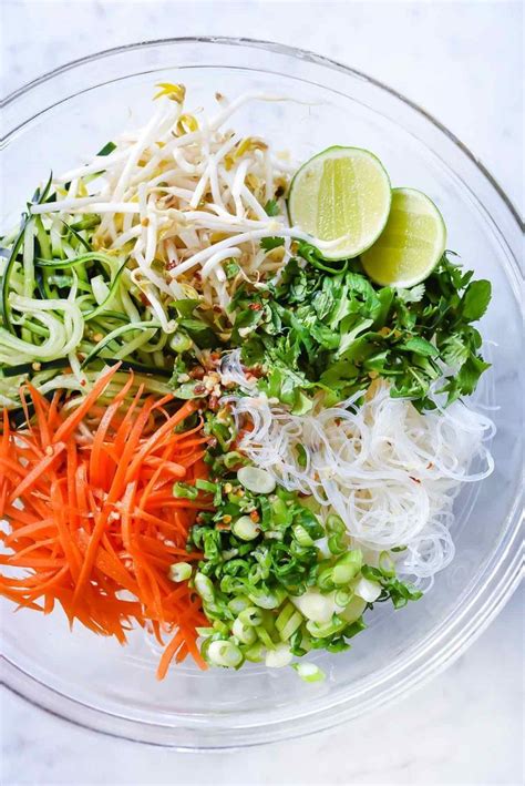 Fresh And Easy Vietnamese Noodle Salad Healthy Recipes Vietnamese Noodle