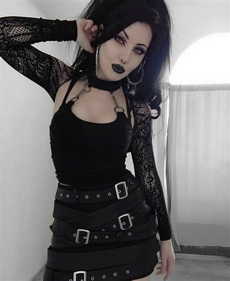 Gothic Girls 90s Fashion Grunge Dark Fashion Gothic Fashion Leather Fashion Goth Beauty