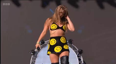 Becky Hill Suffers X Rated Glastonbury Wardrobe Malfunction As She
