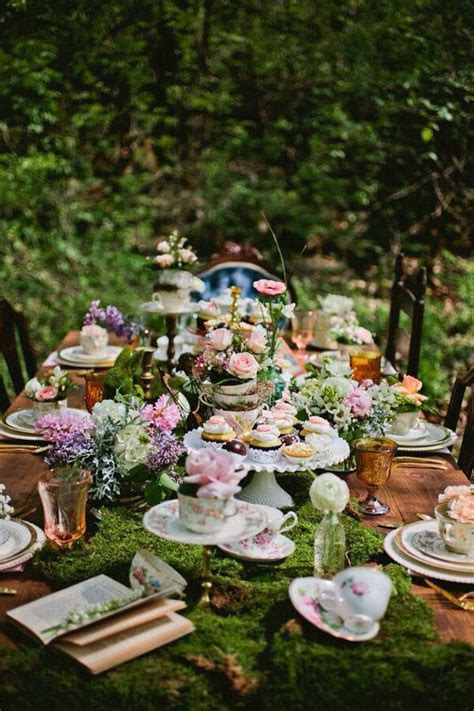 I am in love with this birthday party! Outdoor tea party | Alice in wonderland tea party, Mad hatter tea party