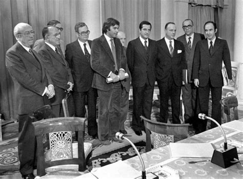 Transición portuguesa a la democracia. JPG social club: Esquema del tema 12: La Transición ...