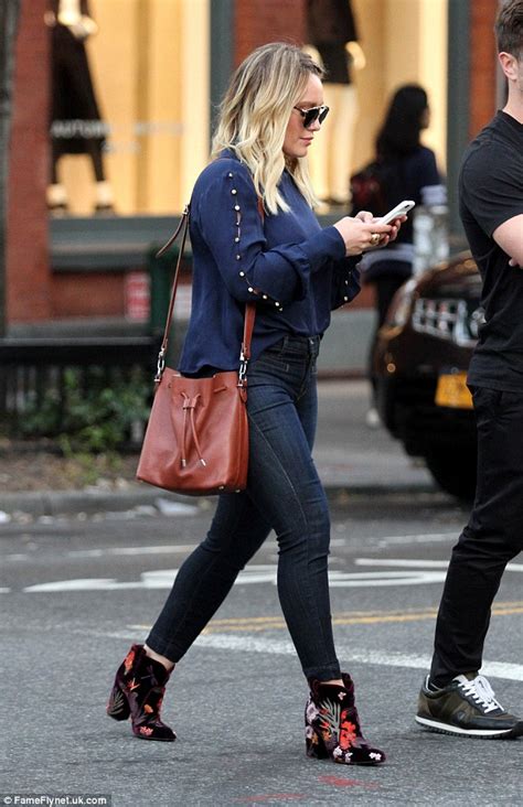 Hilary Duff Spotted With Handsome Fellow While Shopping In Nyc Daily