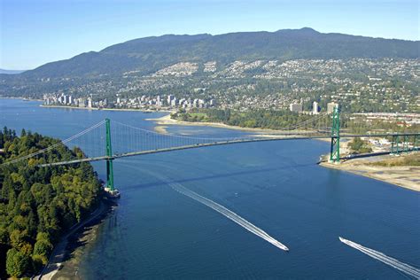 Lions Gate Bridge Landmark In Vancouver Bc Canada Landmark Reviews