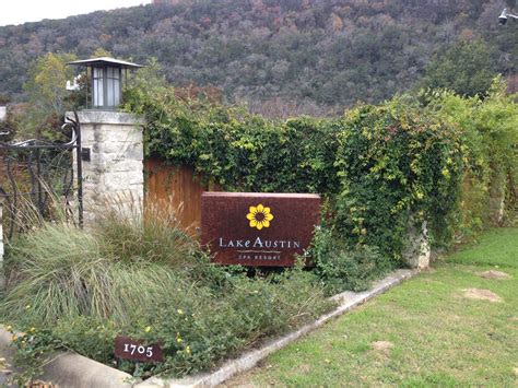 Airbnb.com has been visited by 100k+ users in the past month 10 Lodging Options in the Lake Travis Area - Lake Travis ...