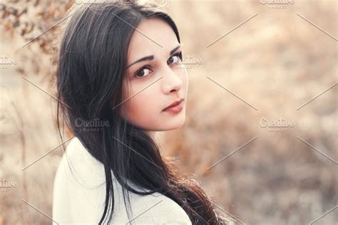 Portrait Of A Young Girl In The Park High Quality People Images