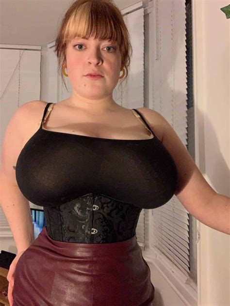 Singer Says Her 34kk Breasts Stop Her From Being Able To Perform Cambridgeshire Live