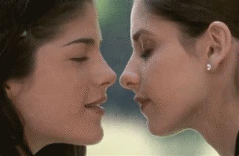 The Cruel Intentions Kiss Is The Greatest Kiss In Cinematic History