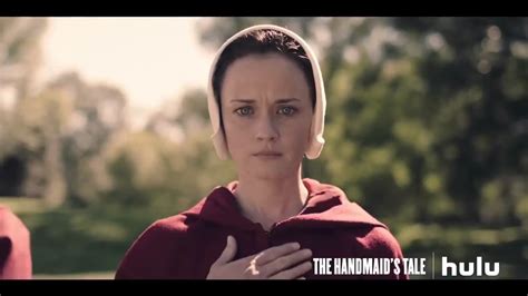 Смотреть онлайн сериал рассказ служанки 4 сезон 3 серия. Рассказ служанки Сезон 1 Русский трейлер 2017 - YouTube