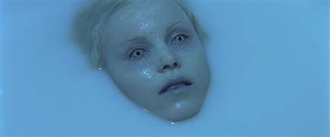 Jennifer lopez ice scary horor horor scene creery cell the 2000 | split horse split horse scene. The-Cell-073