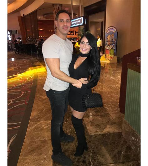 Jersey Shores Angelina Pivarnick And Husband Chris Ups And Downs