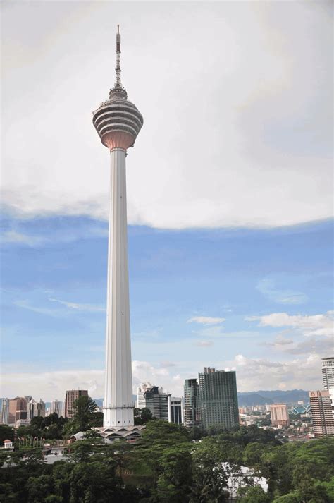 The 106 storey signature tower at tun razak exchange in kl is starting to take shape. 18 Most Incredible Kuala Lumpur Tower Night Pictures